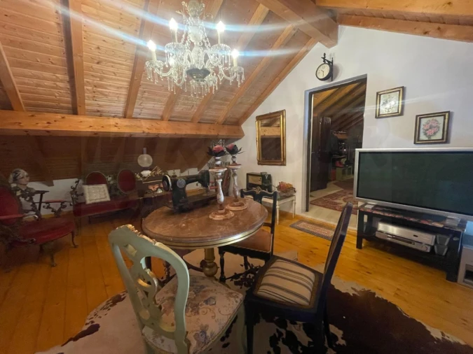 Moradia T4 para Venda em Abela Foto 23