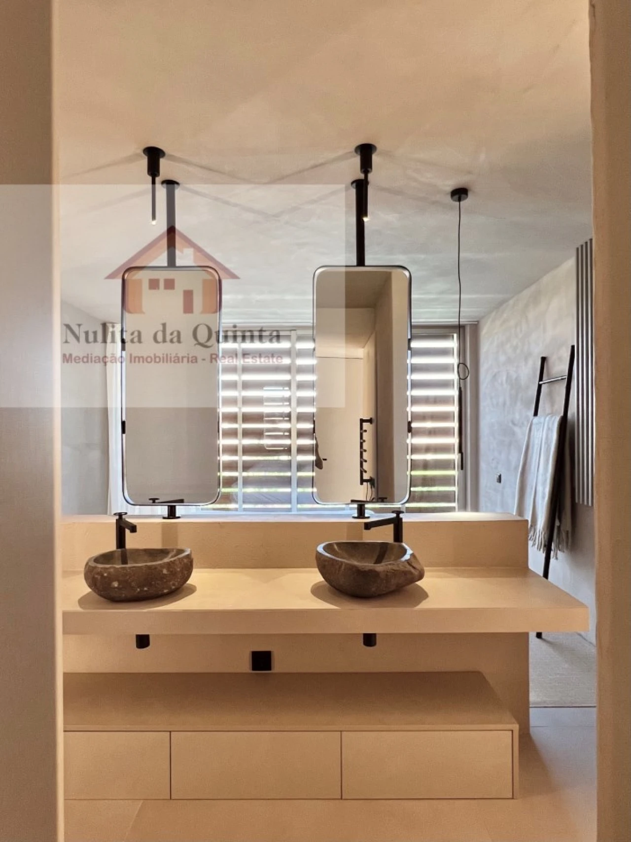 Moradia T4 para Venda em Guia Foto 26