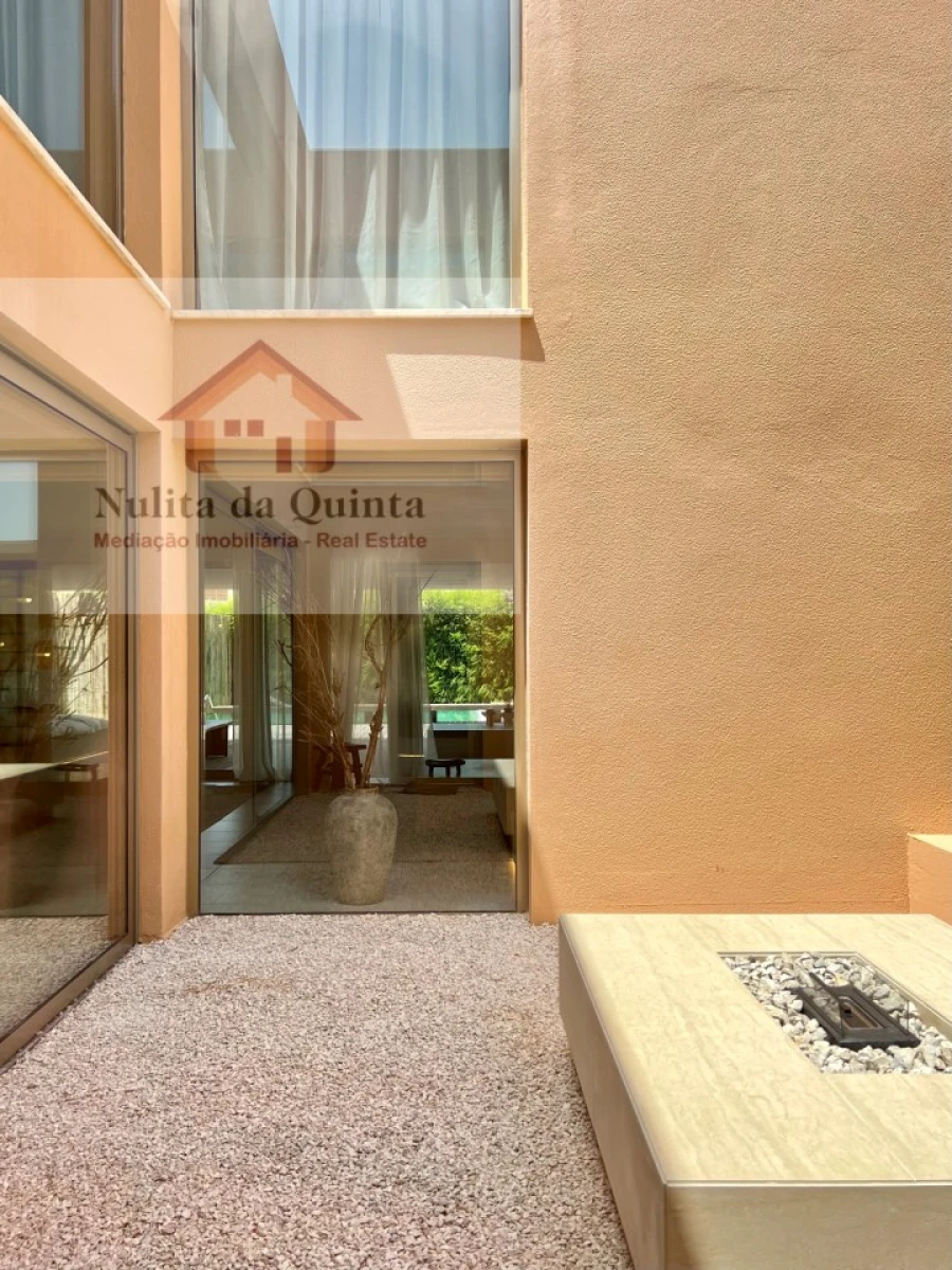 Moradia T4 para Venda em Guia Foto 1