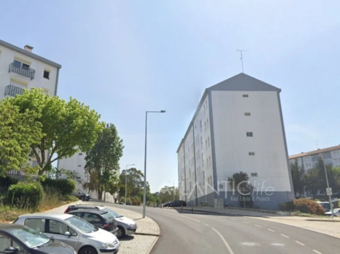 Apartamento T4 para Venda em Agualva e Mira-Sintra Foto 23