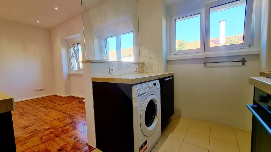 Apartamento T2 para Arrendamento em Alvalade Foto 8