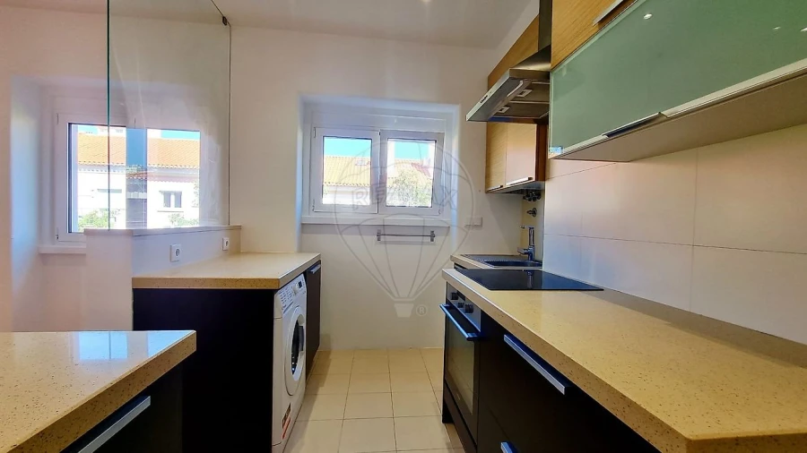 Apartamento T2 para Arrendamento em Alvalade Foto 5