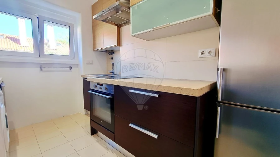 Apartamento T2 para Arrendamento em Alvalade Foto 6