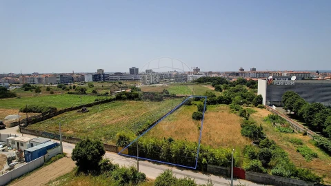 Terreno para Venda em Esgueira