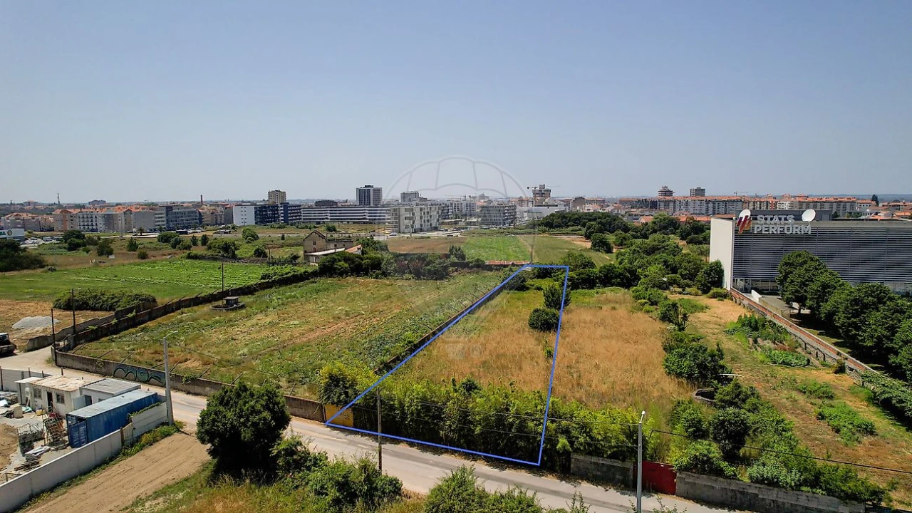 Terreno para Venda em Esgueira Foto 2