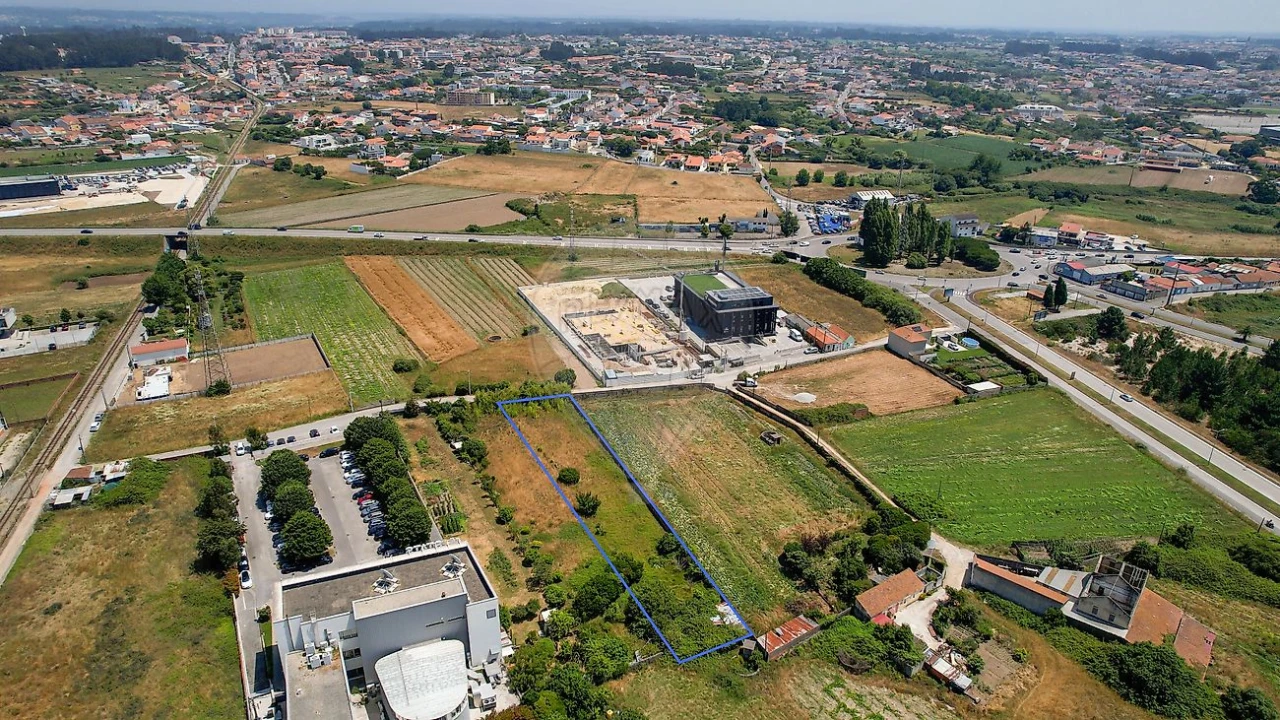 Terreno para Venda em Esgueira Foto 3