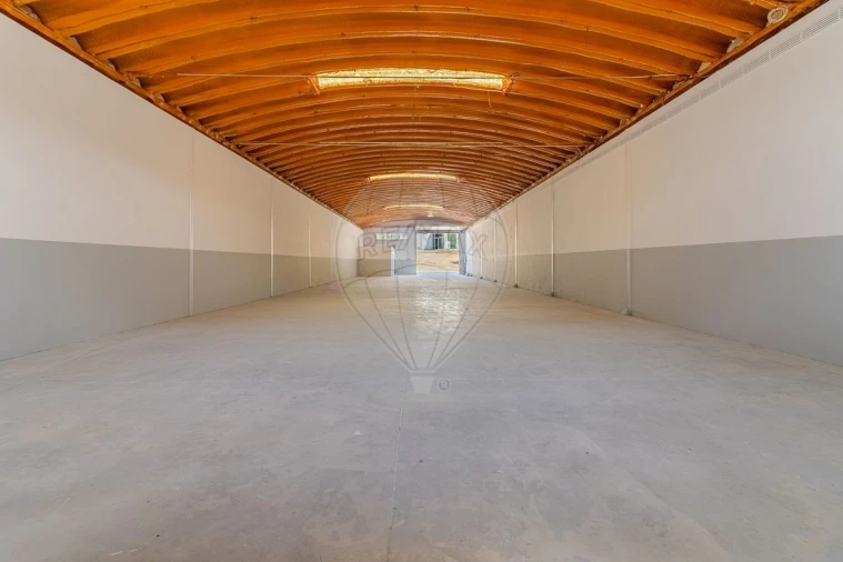 Armazém para Arrendamento em Fânzeres e São Pedro da Cova Foto 4