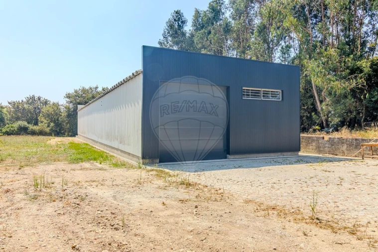 Armazém para Arrendamento em Fânzeres e São Pedro da Cova Foto 1