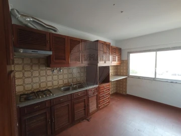 Apartamento T3 para Venda em Carregado e Cadafais
