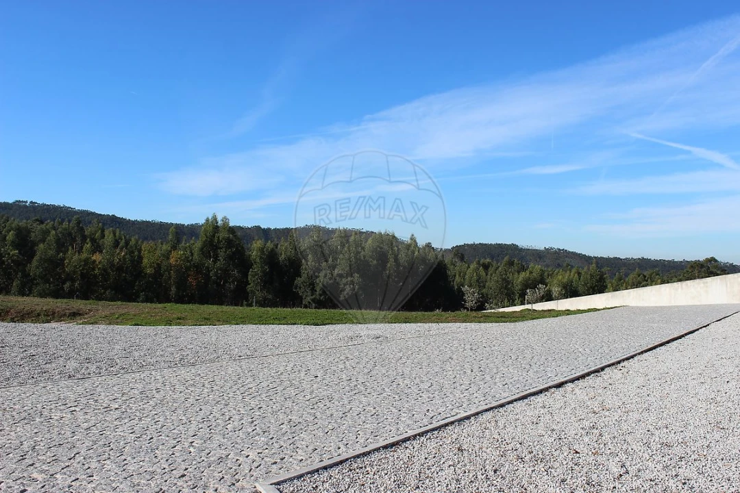 Moradia T4 para Venda em Aguiar de Sousa Foto 43
