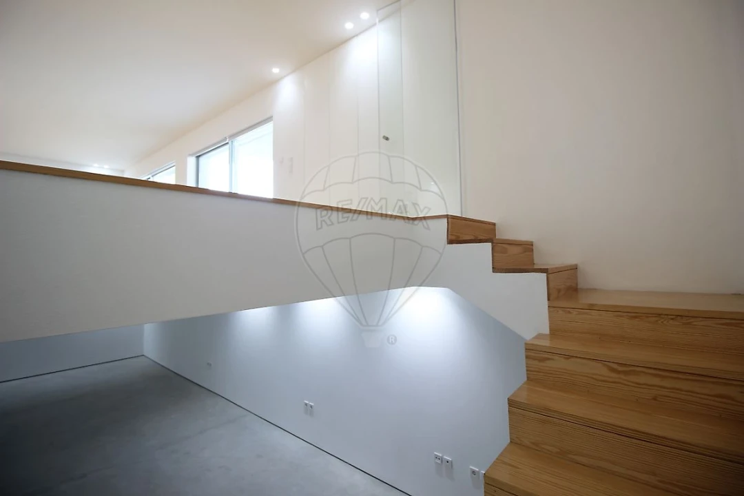 Moradia T4 para Venda em Aguiar de Sousa Foto 8