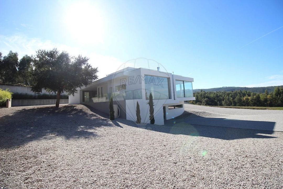 Moradia T4 para Venda em Aguiar de Sousa Foto 10