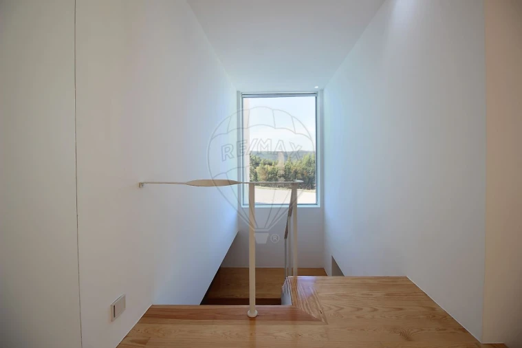 Moradia T4 para Venda em Aguiar de Sousa Foto 16