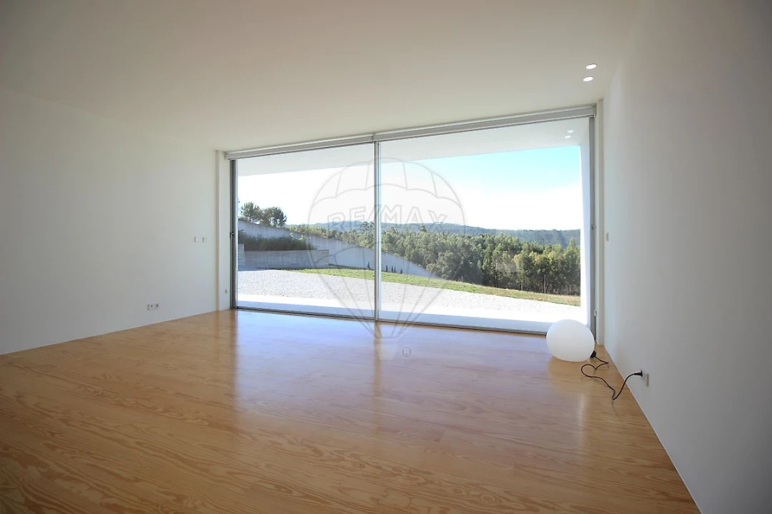 Moradia T4 para Venda em Aguiar de Sousa Foto 19