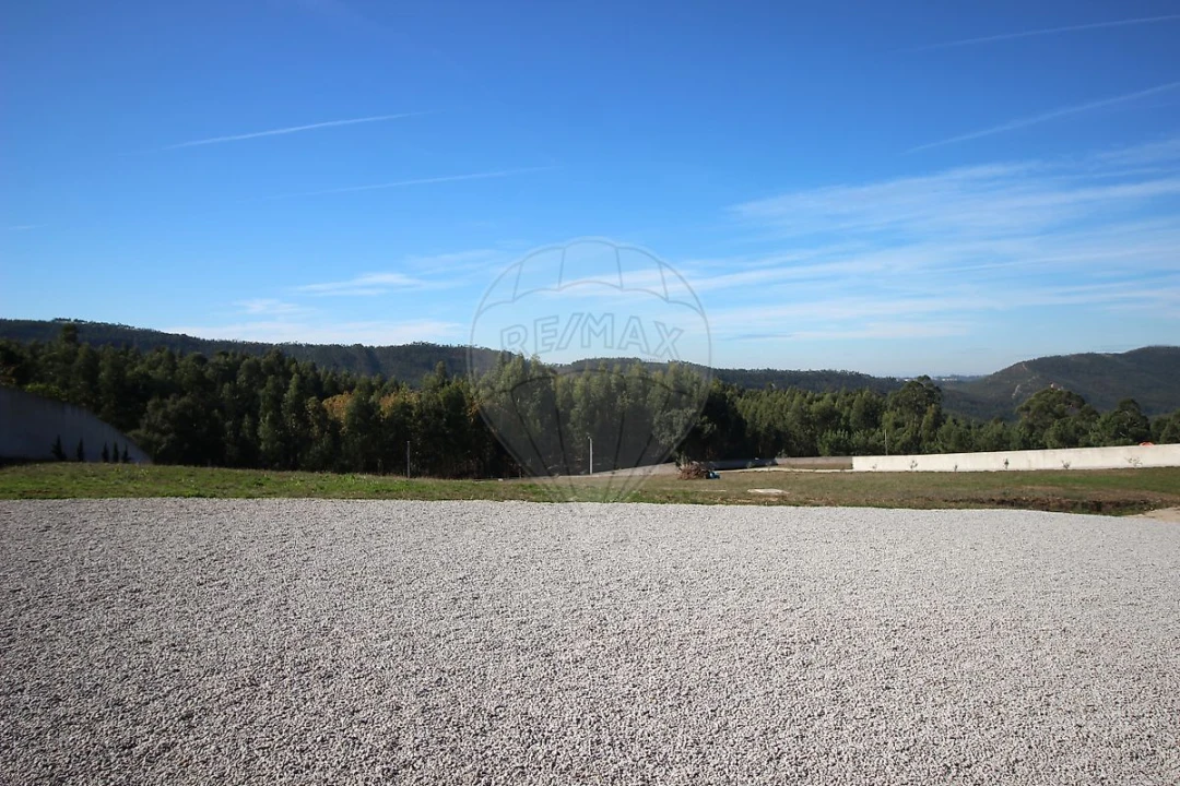 Moradia T4 para Venda em Aguiar de Sousa Foto 33