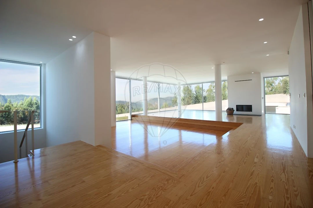 Moradia T4 para Venda em Aguiar de Sousa Foto 14