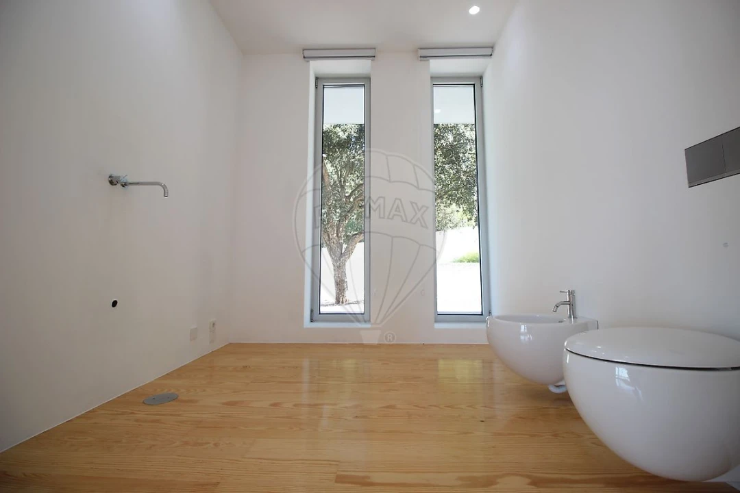 Moradia T4 para Venda em Aguiar de Sousa Foto 15