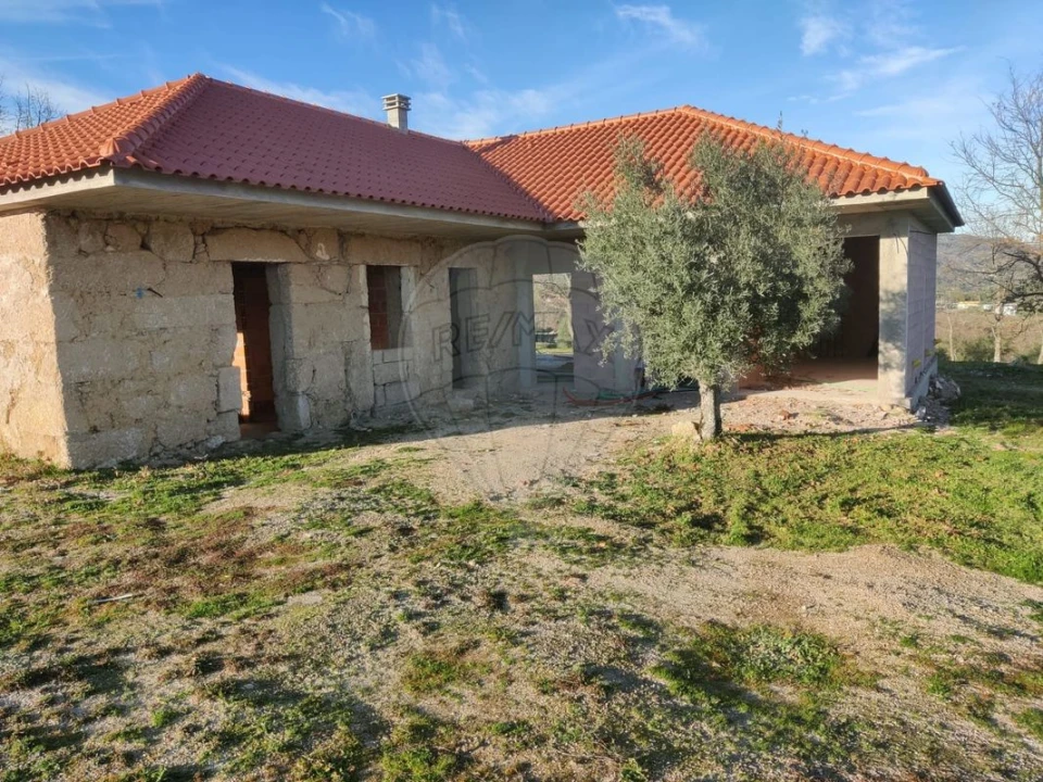 Moradia T4 para Venda em Teixoso e Sarzedo Foto 13