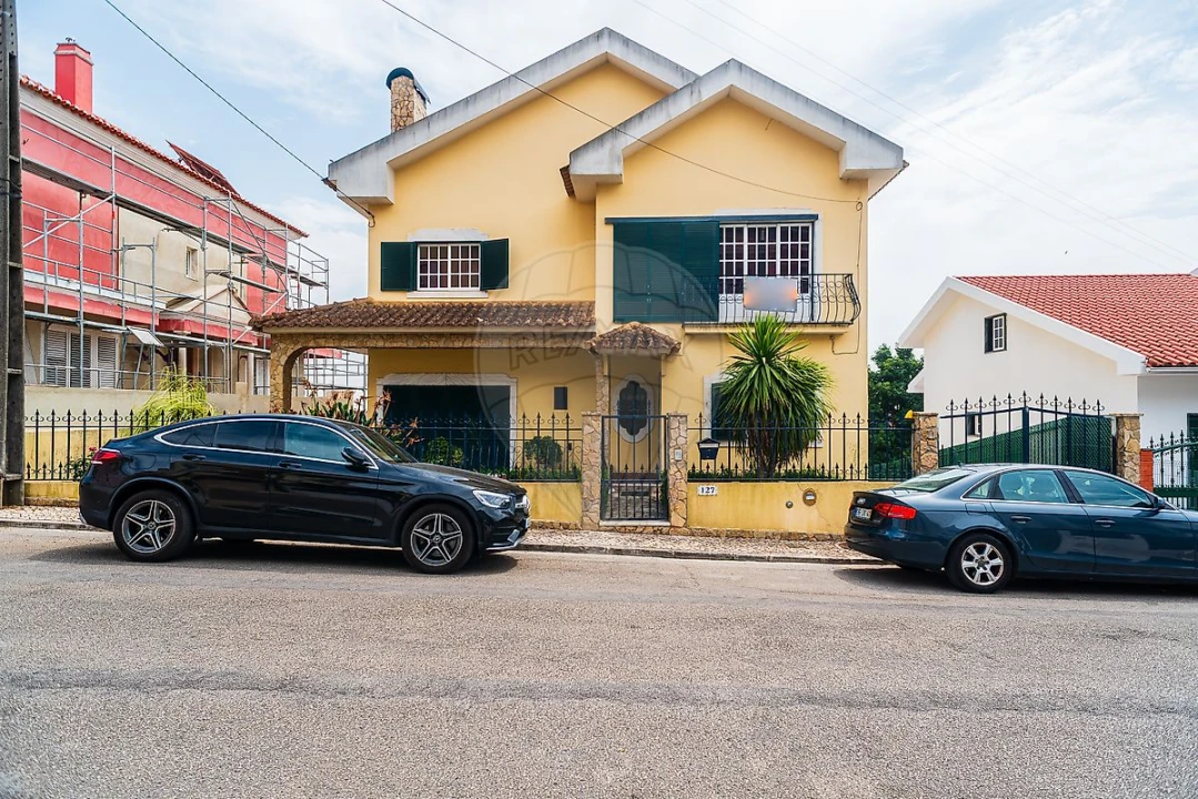 Moradia T4 para Venda em Ramada e Caneças Foto 29