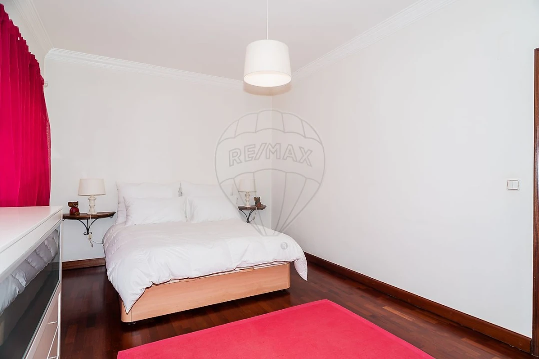 Moradia T4 para Venda em Ramada e Caneças Foto 8