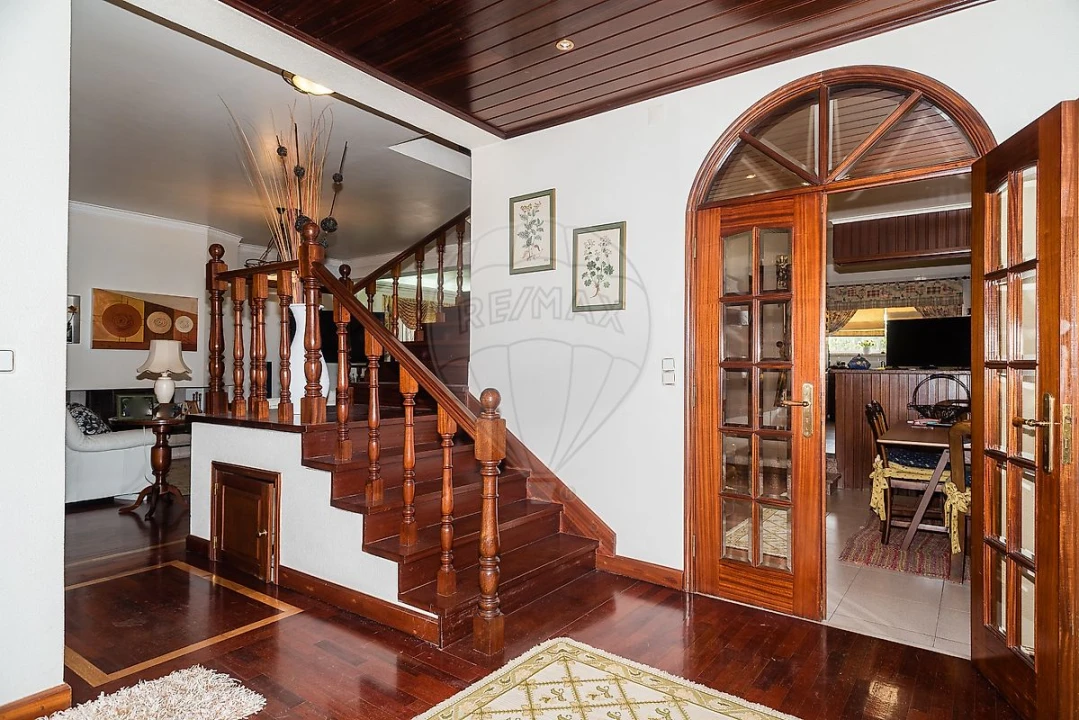 Moradia T4 para Venda em Ramada e Caneças Foto 21