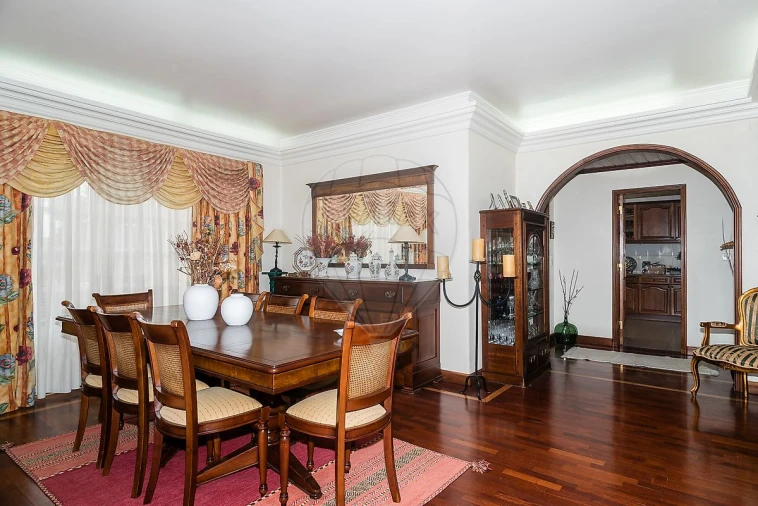 Moradia T4 para Venda em Ramada e Caneças Foto 19