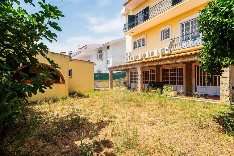 Moradia T4 para Venda em Ramada e Caneças Foto 35