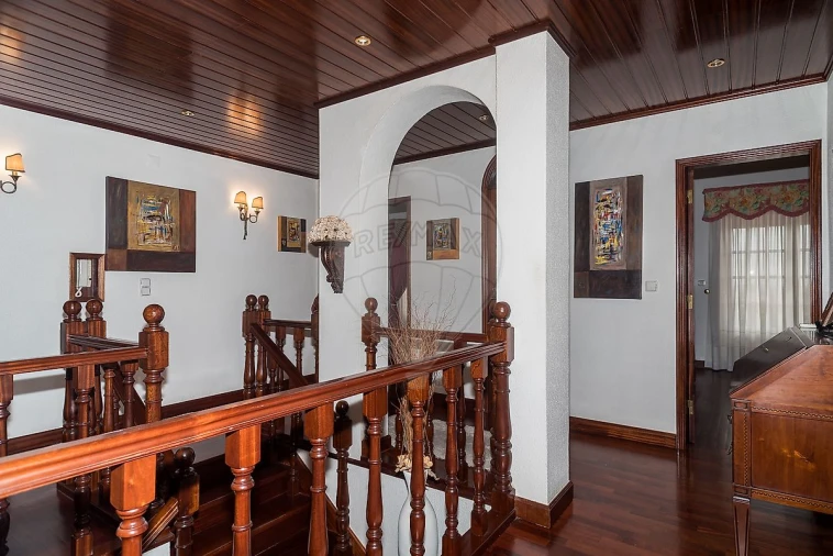 Moradia T4 para Venda em Ramada e Caneças Foto 10