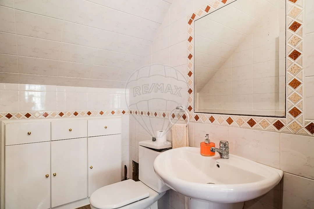 Moradia T4 para Venda em Ramada e Caneças Foto 23