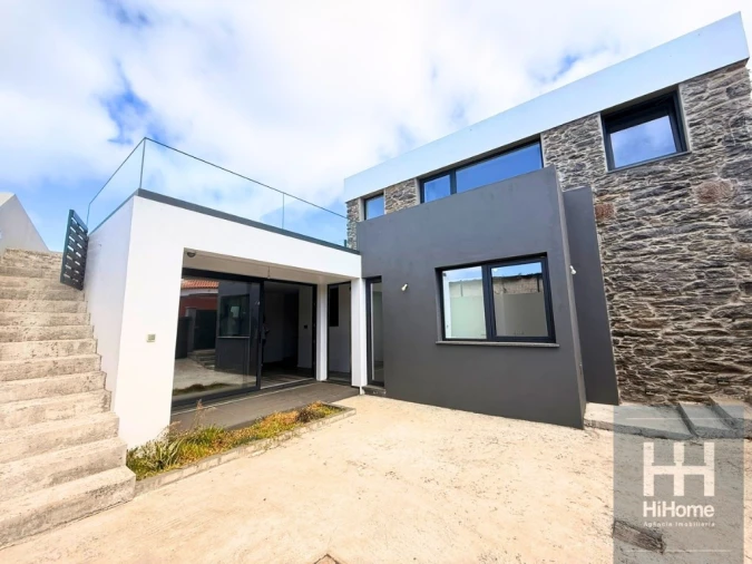 Moradia T3 para Venda em Fajã da Ovelha Foto 3