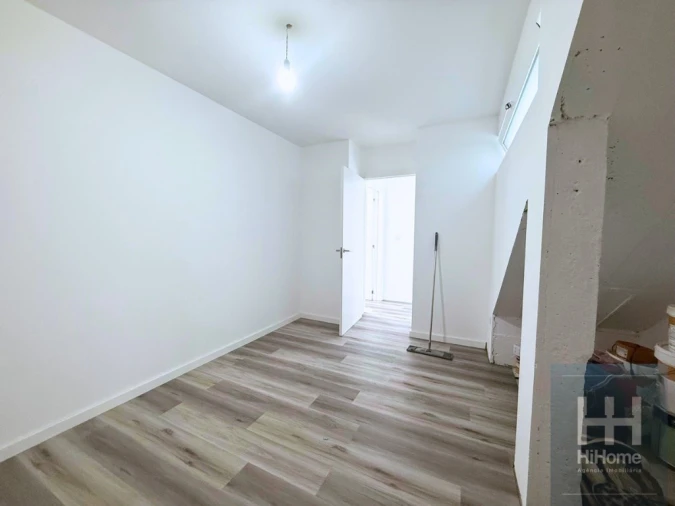 Moradia T3 para Venda em Fajã da Ovelha Foto 15