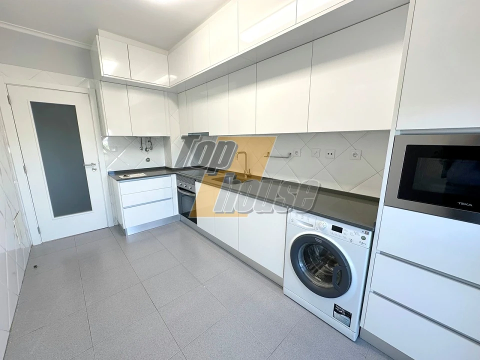 Apartamento T2 para Venda em Caparica e Trafaria Foto 1