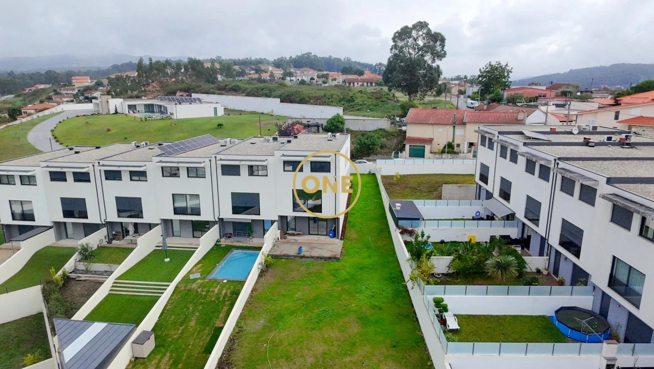 Moradia T3 para Venda em Carreira e Fonte Coberta Foto 17