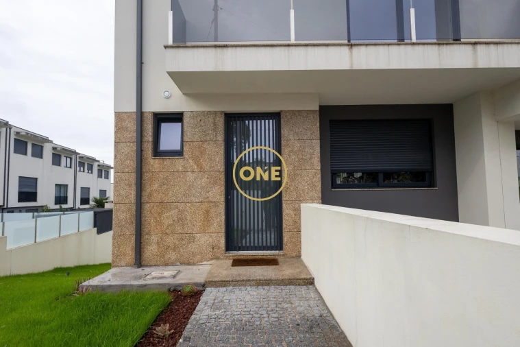 Moradia T3 para Venda em Nine Foto 2