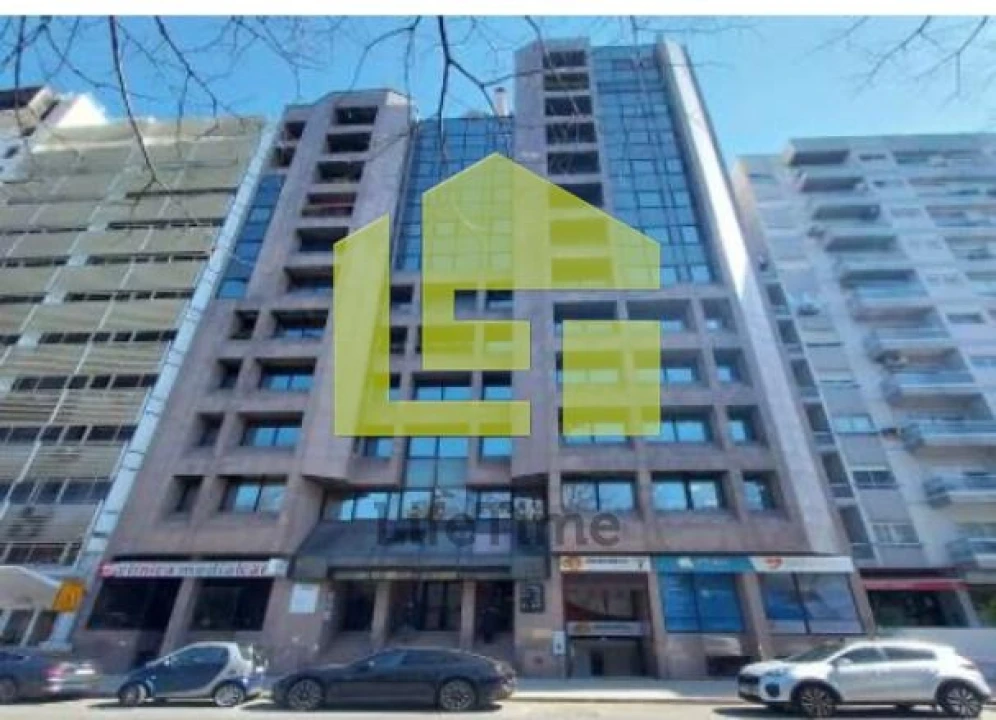 Loja para Venda em Alvalade Foto 1