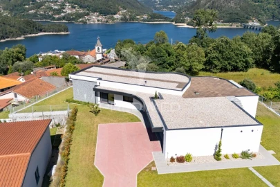 Moradia T3 para Venda em Rio Caldo