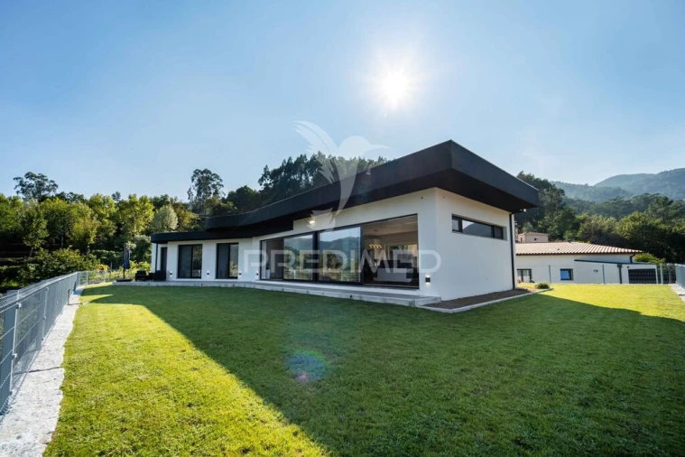 Moradia T3 para Venda em Rio Caldo Foto 2