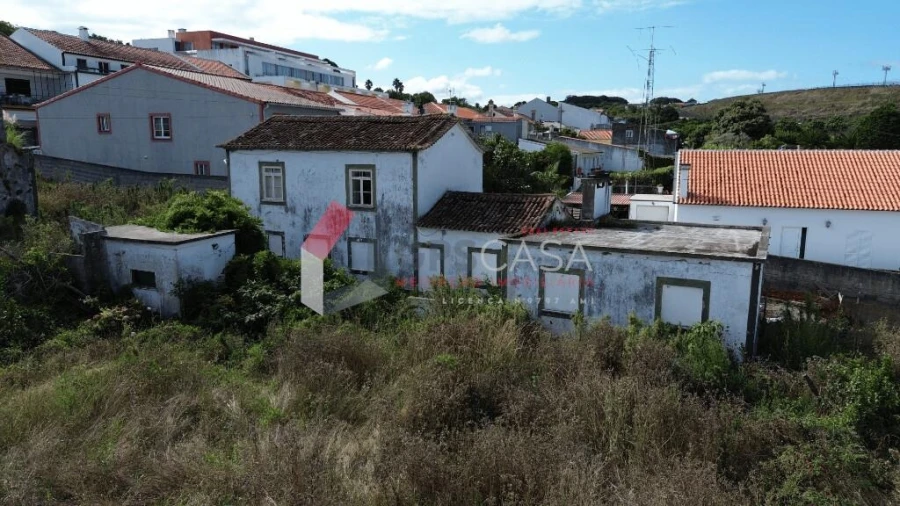 Terreno para Venda em Praia da Vitoria (Santa Cruz) Foto 1