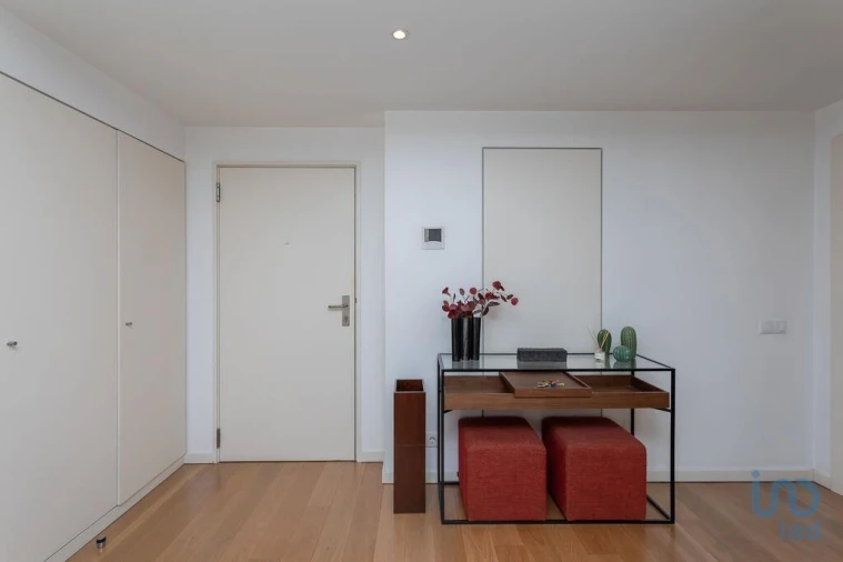 Apartamento T1 para Arrendamento em Santo António Foto 10