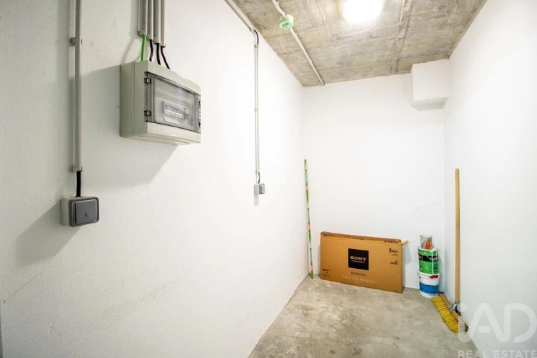 Apartamento T1 para Arrendamento em Santo António Foto 27