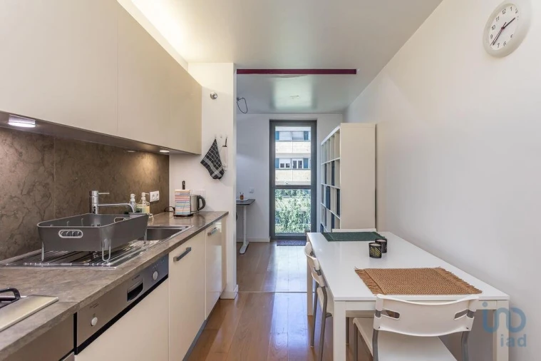 Apartamento T1 para Arrendamento em Santo António Foto 7