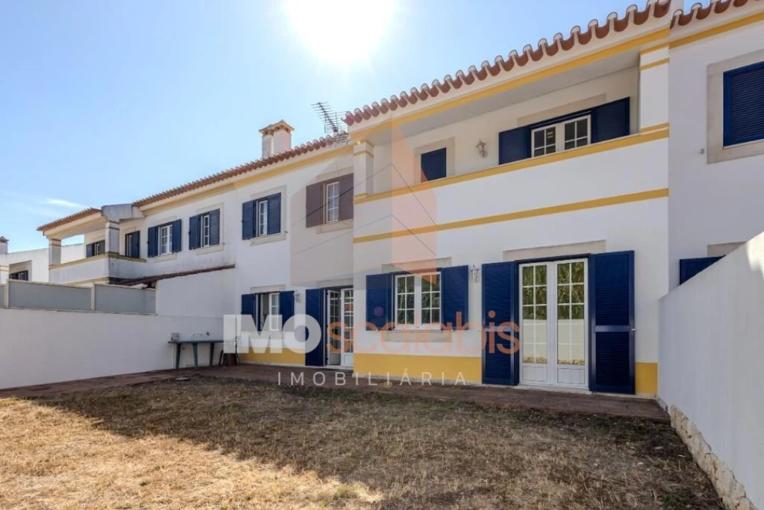 Moradia T4 para Venda em Vale de Santarem Foto 36