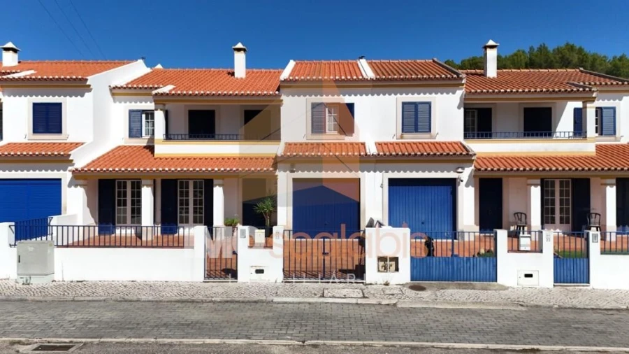 Moradia T4 para Venda em Vale de Santarem Foto 1