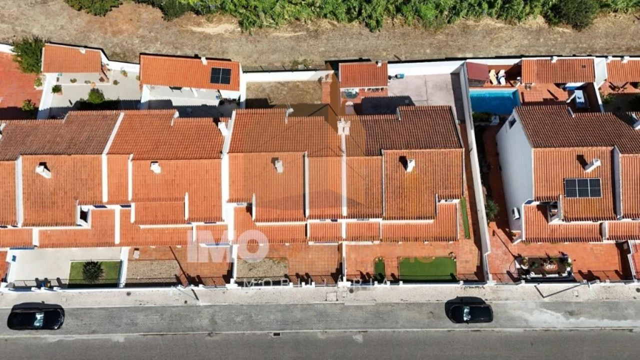 Moradia T4 para Venda em Vale de Santarem Foto 5