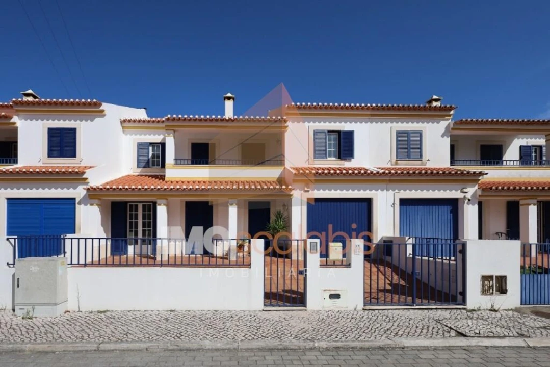 Moradia T4 para Venda em Vale de Santarem Foto 12