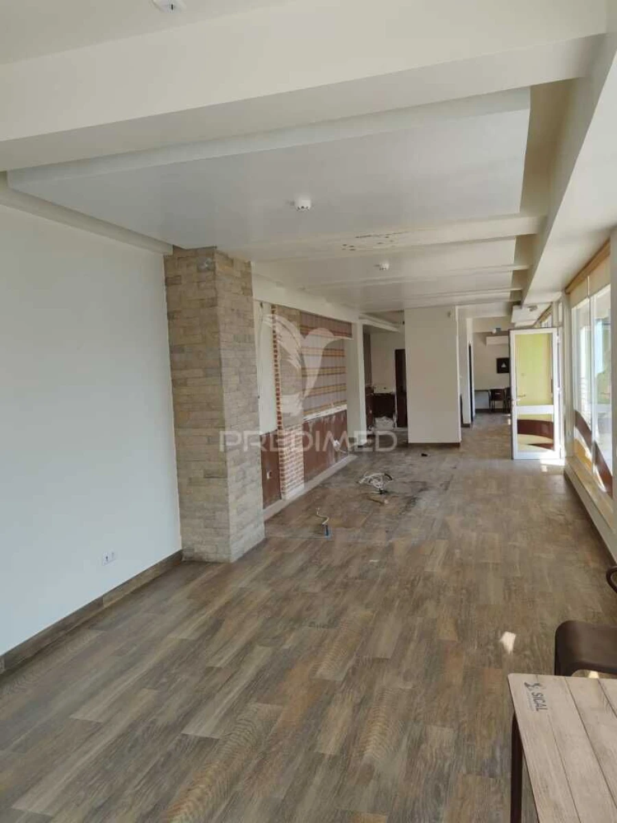 Loja para Venda em Alcobaça e Vestiaria