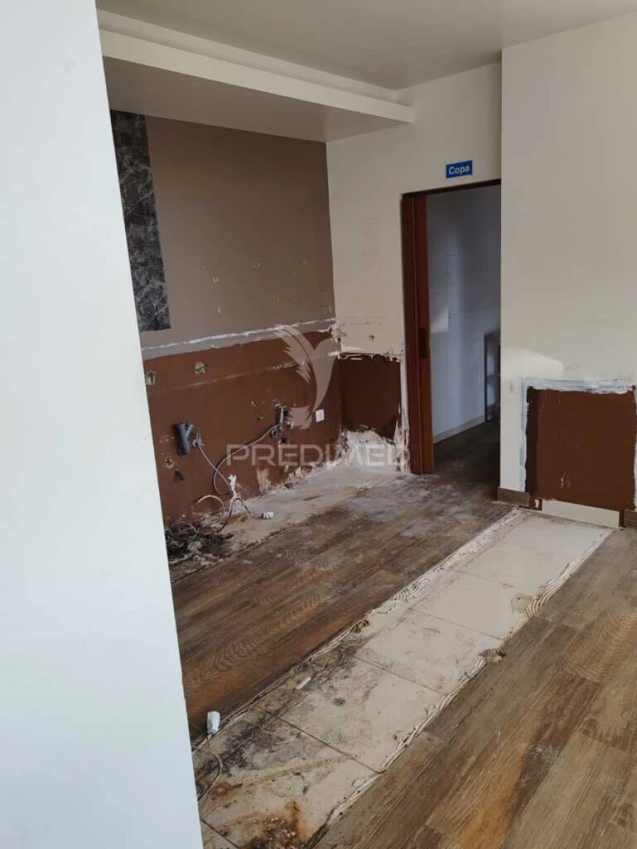 Loja para Venda em Alcobaça e Vestiaria Foto 15