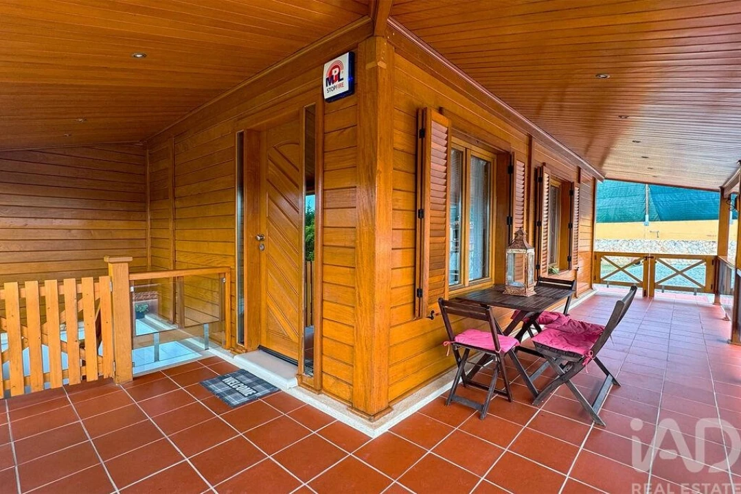 Moradia T4 para Venda em Juncal Foto 4