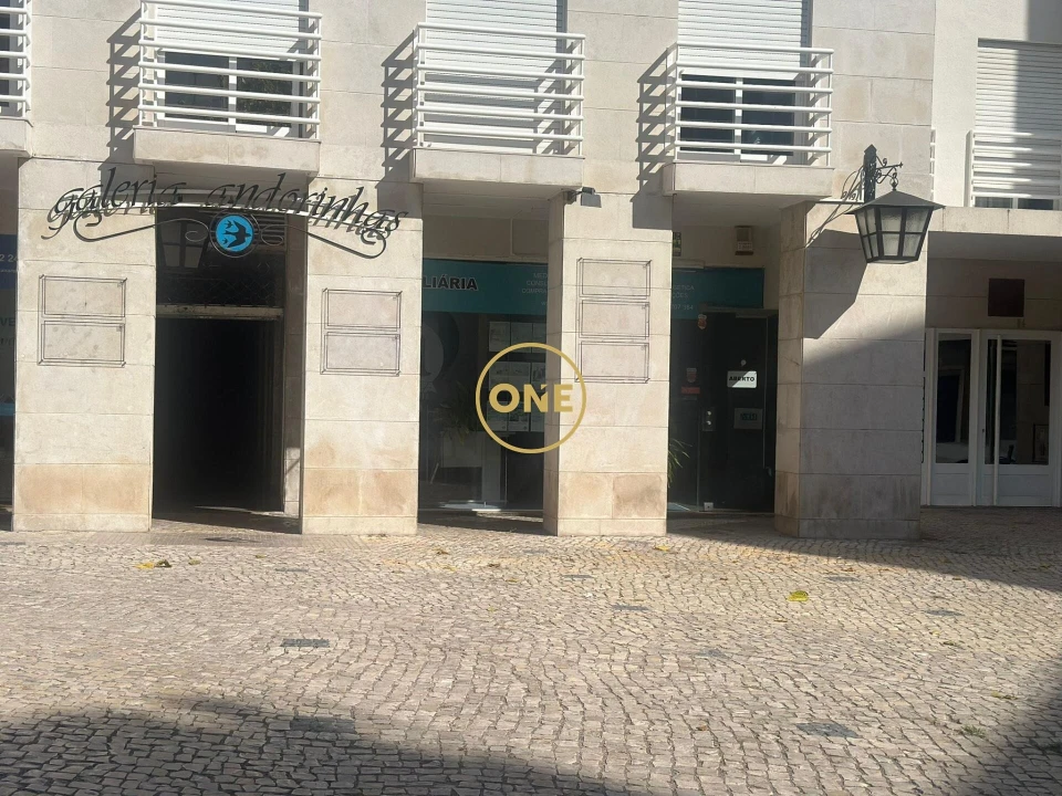 Loja para Venda em Almada, Cova da Piedade, Pragal e Cacilhas Foto 7