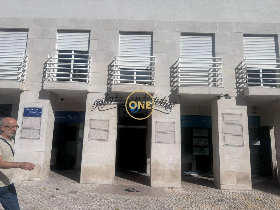 Loja para Venda em Almada, Cova da Piedade, Pragal e Cacilhas Foto 4